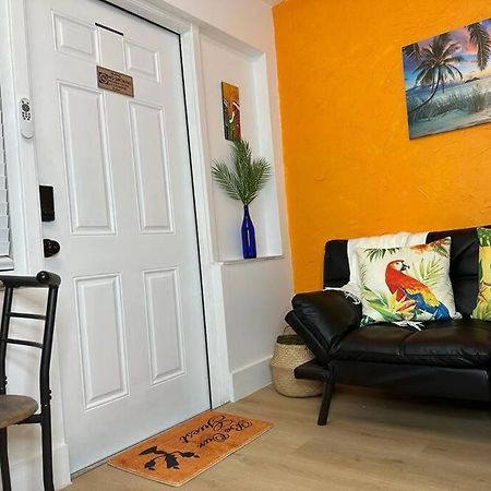 Apartmán Sleeps 3, Casa Tropical In Miami Exteriér fotografie