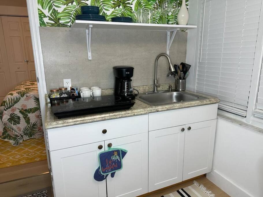 Apartmán Sleeps 3, Casa Tropical In Miami Exteriér fotografie