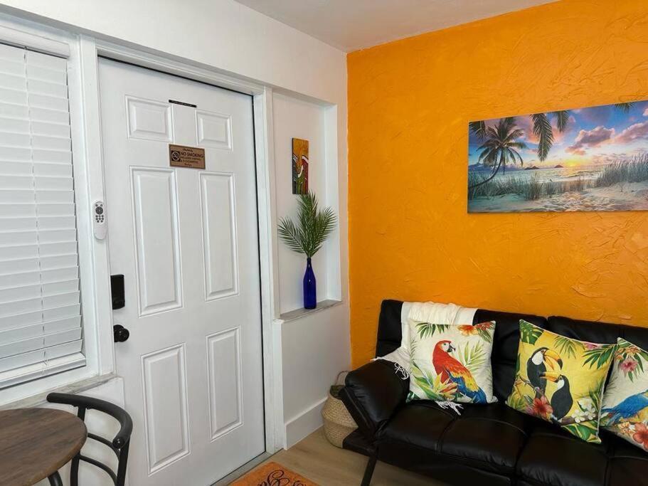 Apartmán Sleeps 3, Casa Tropical In Miami Exteriér fotografie
